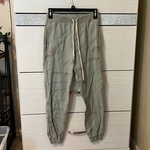 Cali Girl Boutique size small joggers